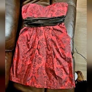 Junior's Red & Black Strapless Dress size 13